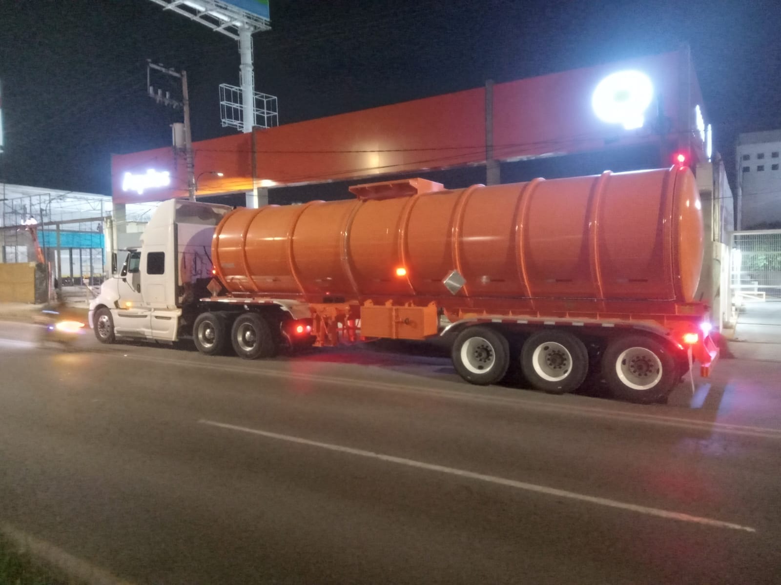 Autotanque de agua 40,000 litros — foto 2