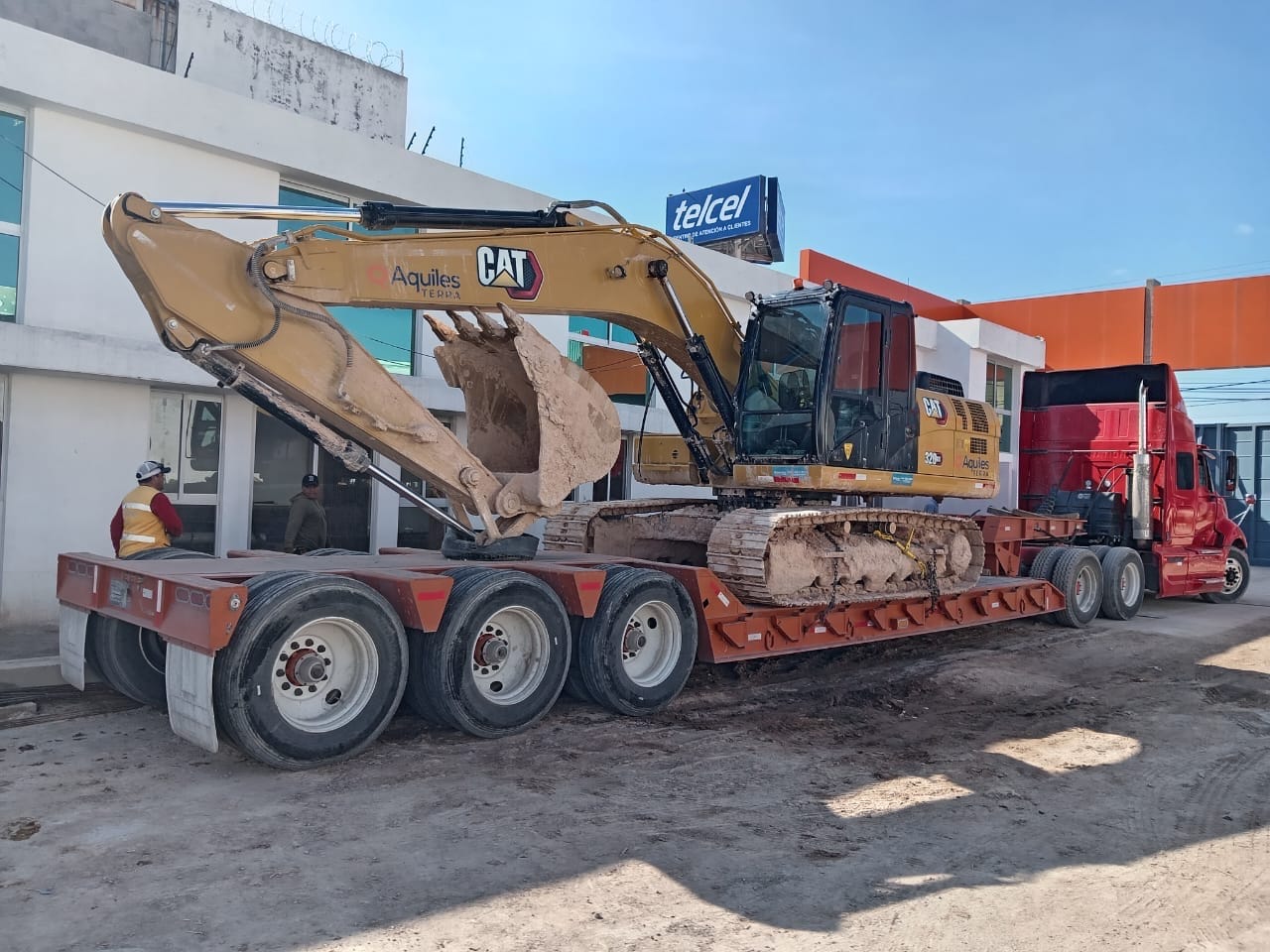 Lowboy de cama baja 60 toneladas — foto 2