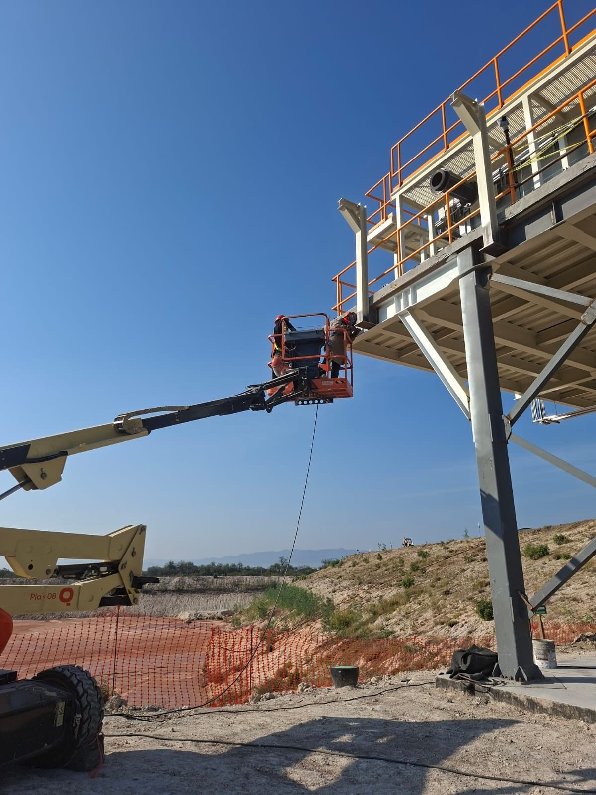 Plataforma articulada JLG 450AJ — foto 2