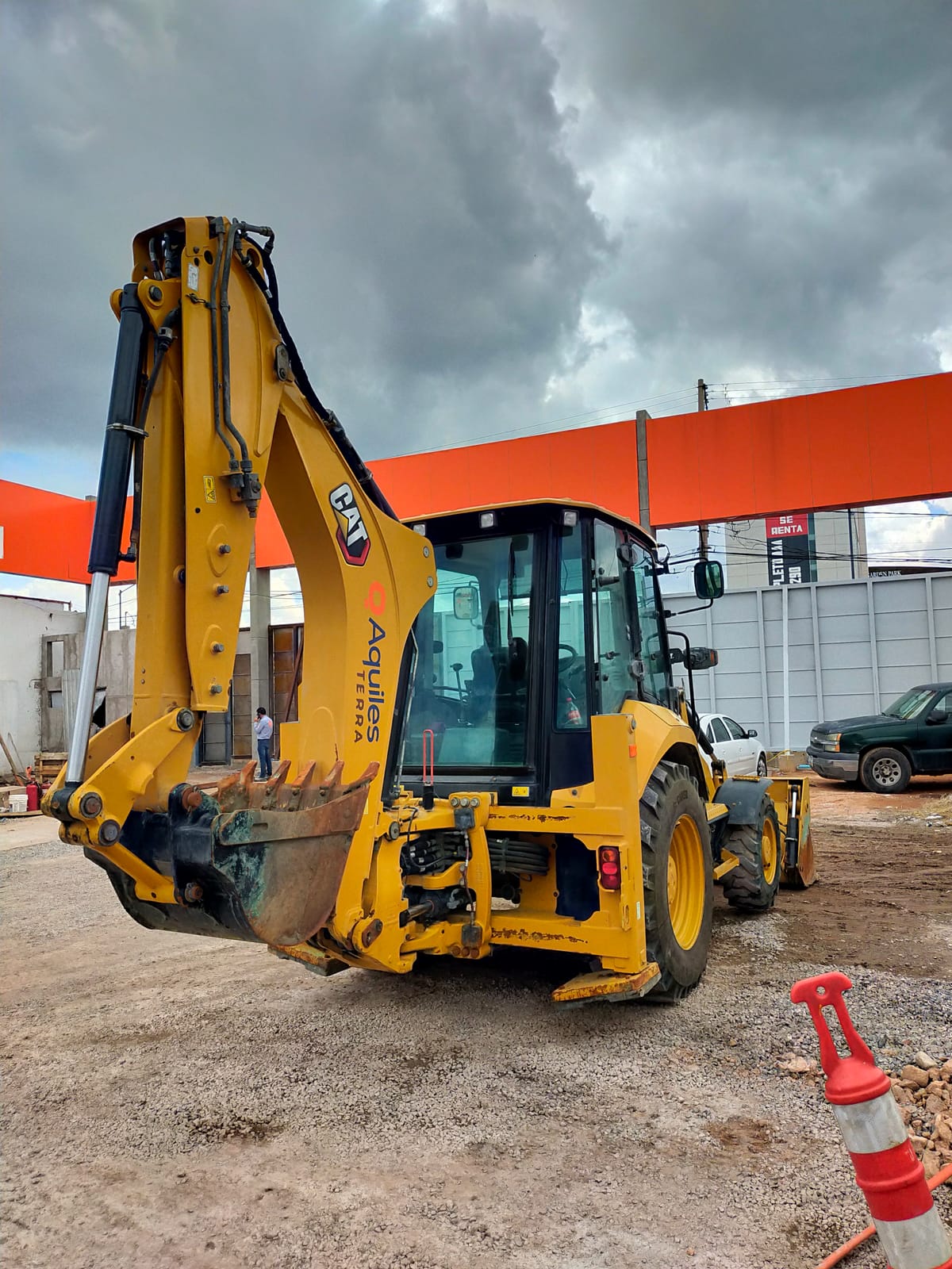 Retroexcavadora Caterpillar 426F2 — foto 2